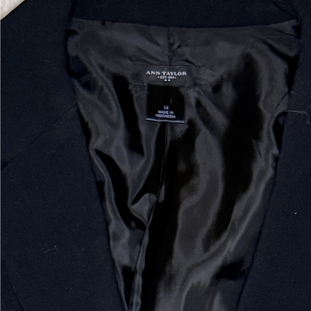 Ann Taylor Elegant Black Blazer - Picture 3 of 4